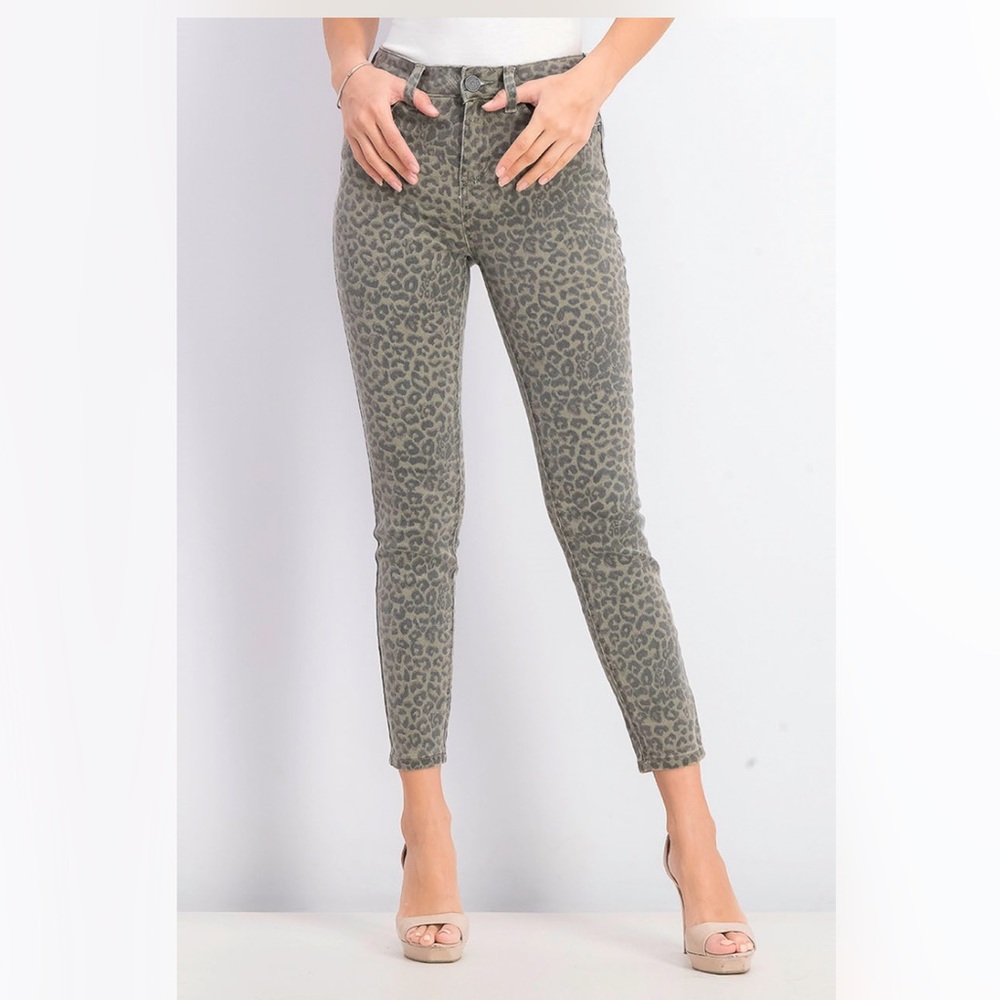 Cheetah/ leopard print skinny jeans
